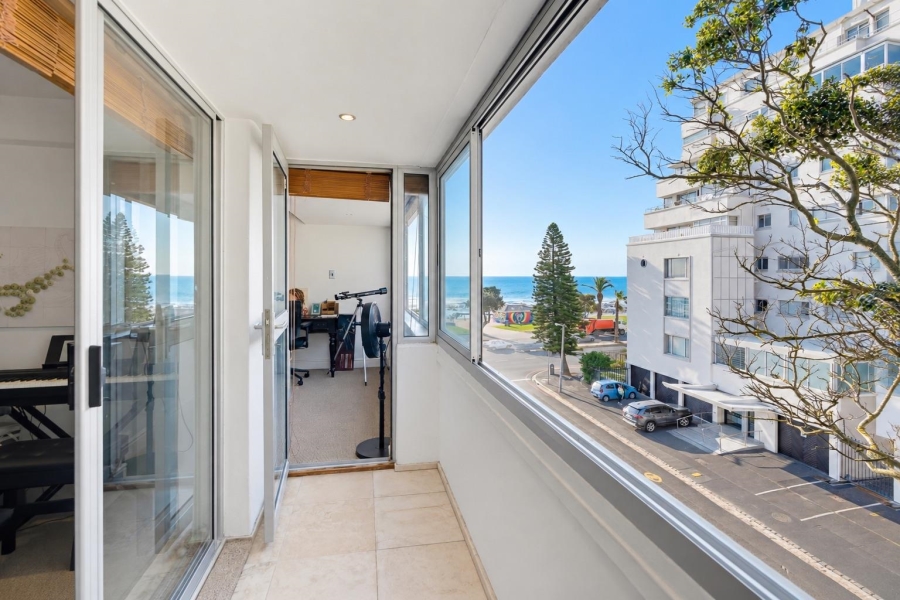 2 Bedroom Property for Sale in Sea Point Western Cape